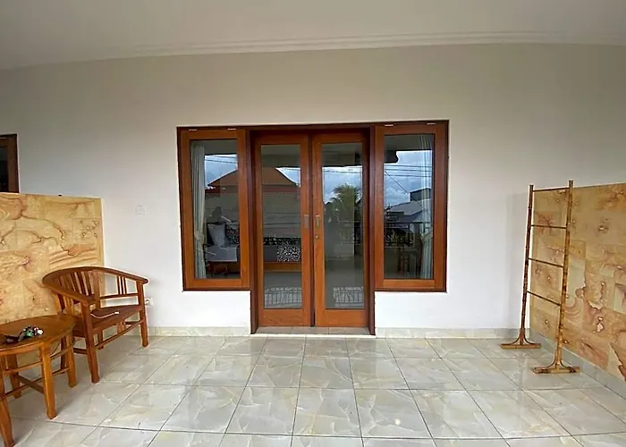 ホテル Kayuma Catu Canggu